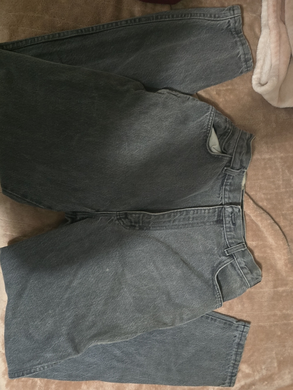 Women's Straight-Leg Jeans in Washed Gray
